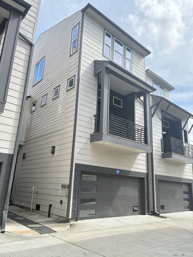 Photo - For Lease | 3 Bed, 3.5 Bath | 2,139 Sq Ft | Timber Heights Village |