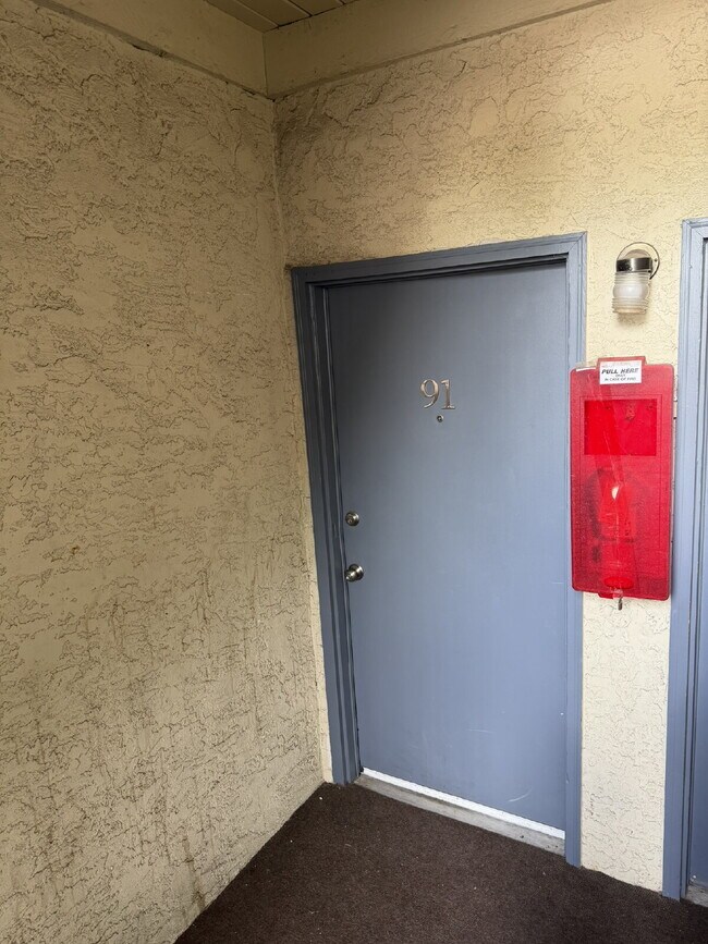 Photo - Updated & Clean 2BR Condo - Utilities Included - Laundry, Parking & Pool Unit Apt 91