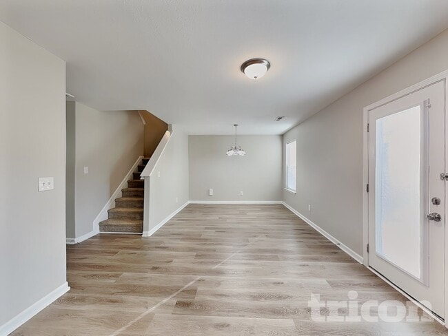 Photo - 6800 Lakinsville Ln