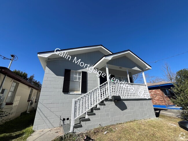 Building Photo - 13 Brickyard St Rental