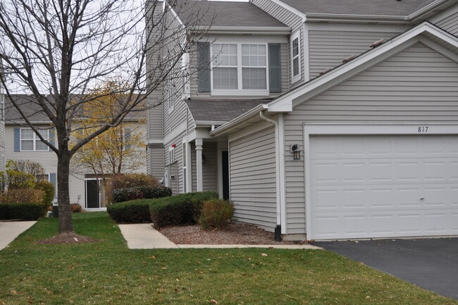 Building Photo - 819 Genesee Dr