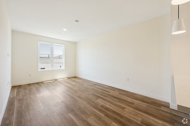 1BR, 1BA - 690SF - Living Room
