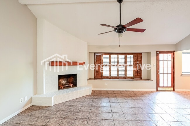 Photo - 6019 Coachgate Dr