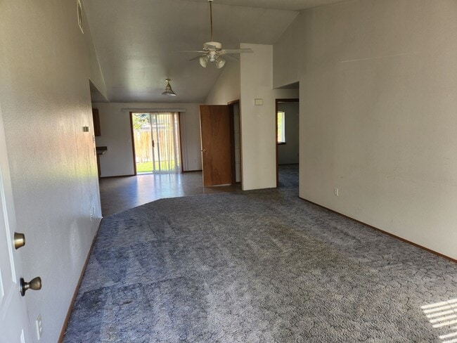 Building Photo - e501 Unit 503