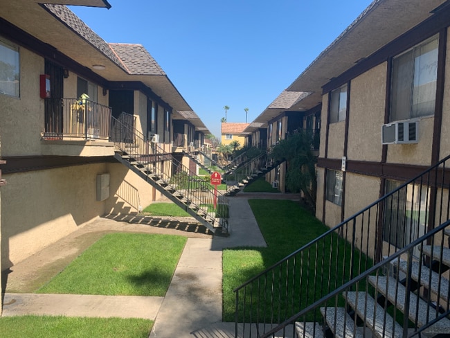 Photo - 3523 W Savanna St Unidad 000