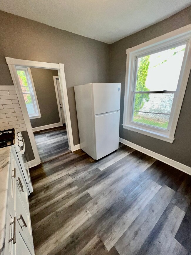 Photo - 5341 Delancey St