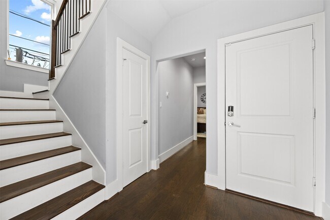 Photo - 1565 W 22nd St