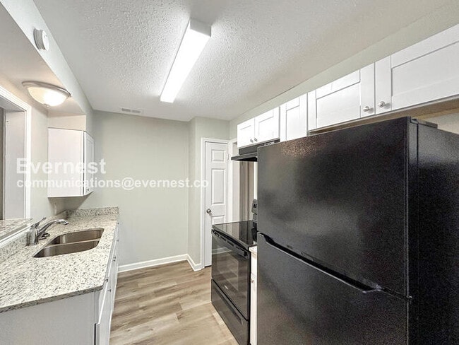 Photo - 835 Margo Ln