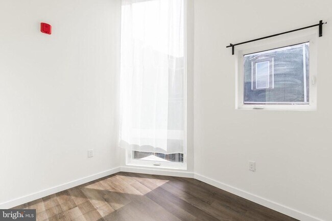 Photo - 5303 Chester Ave Unit 203