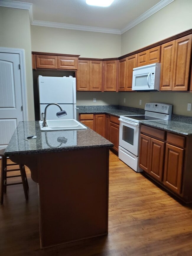 Photo - City of Maryville 37801 - 2 Bedrooms, 2 Bath Condo - Contact Karen Robertson (865) 454-7626