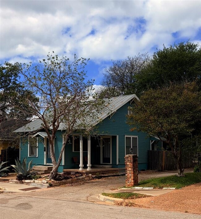 Building Photo - 2904 West Ave