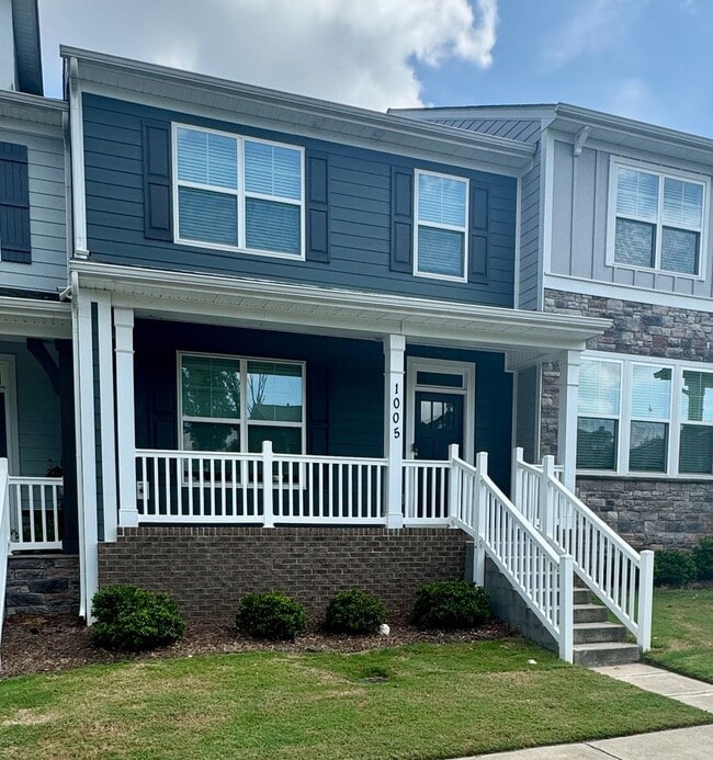 Building Photo - Spacious Townhouse in Laurel Walk; 3BR/2.5...