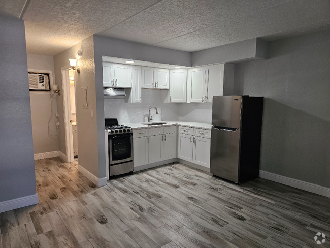 Building Photo - 720 7th Ave N Unit 4 Rental