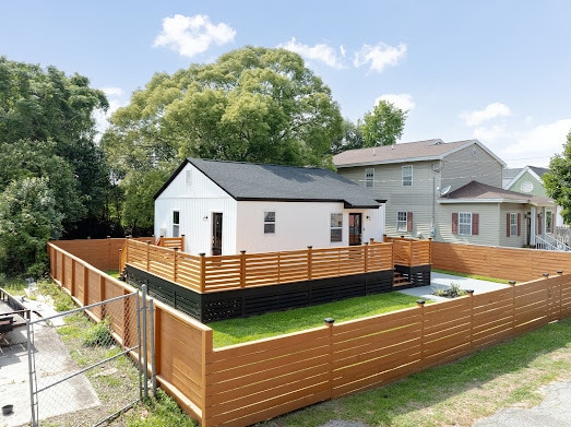 Left Side View - 1405 Holt St