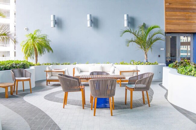 1300 Brickell Bay Dr Unit SI ID1044506P