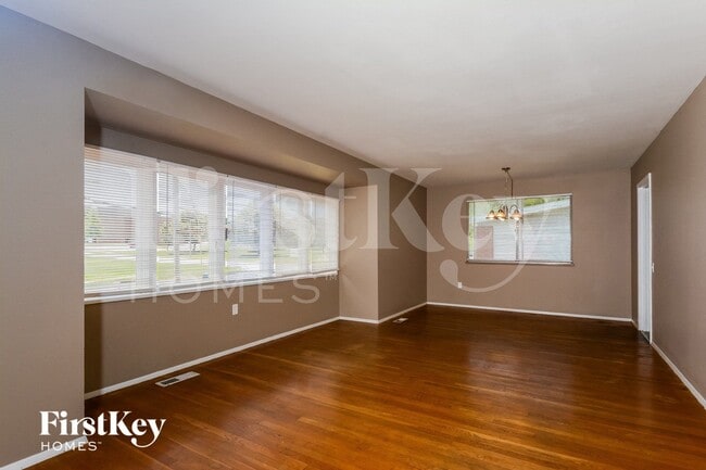 Photo - 3065 Parker Rd