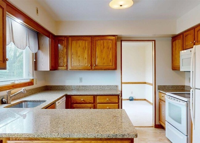 Photo - 3167 W 42nd St