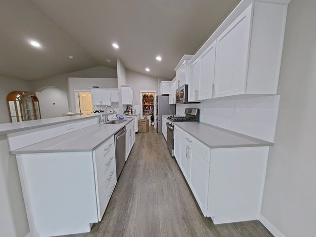 Photo - Modern 3 Bedroom House ~ NW Albany ~ Dog F...