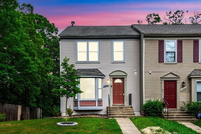 Charming 3-Level Townhome - Charming 3-Level Townhome