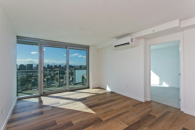 Building Photo - 1515 Liona St Unit 3414