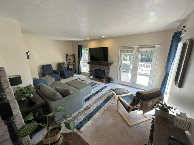 Photo - 776 E Scott Ave