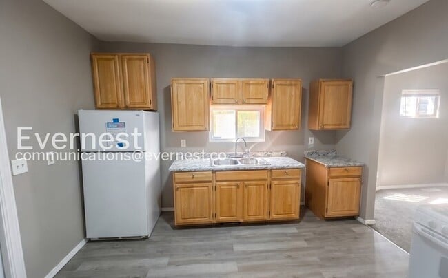 Photo - 1265 E 99th St