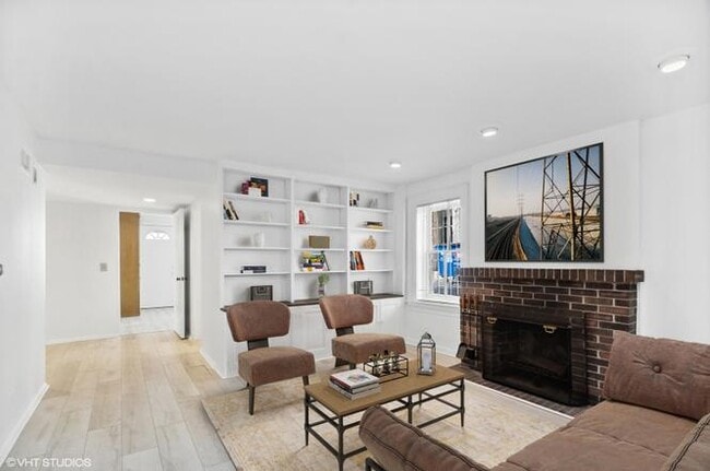 Photo - 545 W Belden Ave Unit 1FG