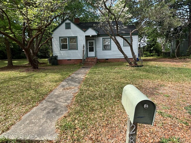 Photo - 282 Windsor Dr