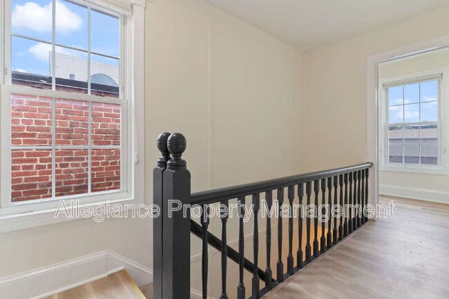 1506 B Mt Vernon Ave