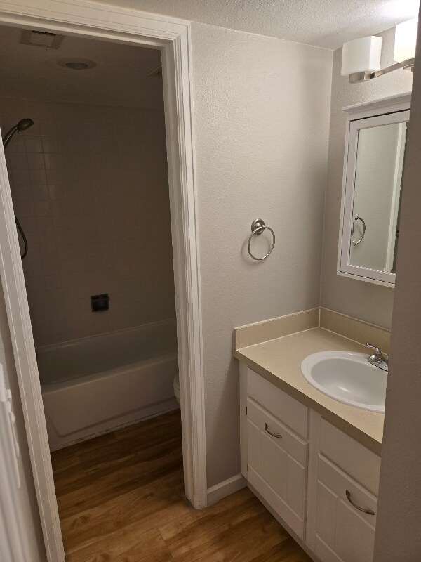 Photo - 5300 E Cherry Creek S Dr Unidad #1108