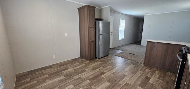 Photo - 131 Redwood Ct