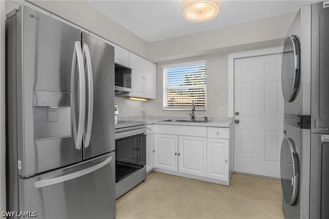 Building Photo - 1015 10th Ave N Unit 1011