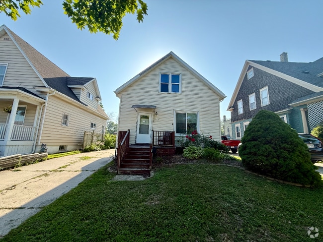 Building Photo - 1126 S 17th St Rental