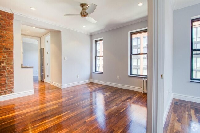 Building Photo - 334 E 6th St Unit 8 Rental