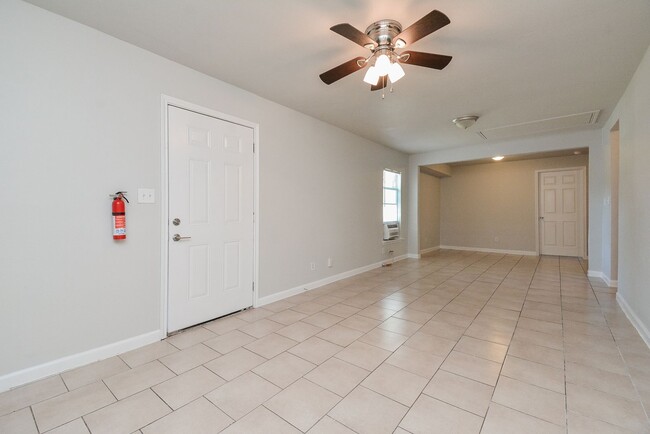 Photo - 2118 Thonig Rd Unidad #B