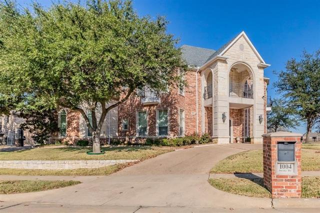 Photo - 1004 Drake Dr