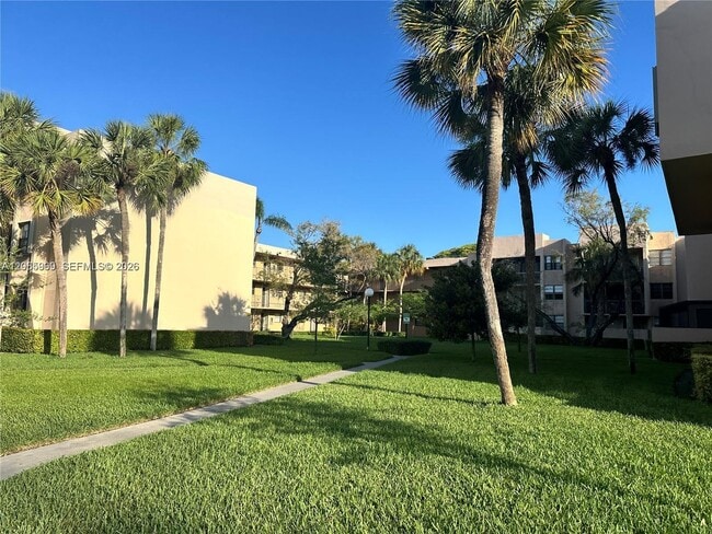 Building Photo - 10425 SW 112th Ave Unit 312