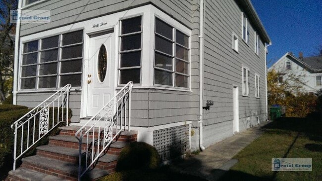 Building Photo - 43 Winter St Unit 1