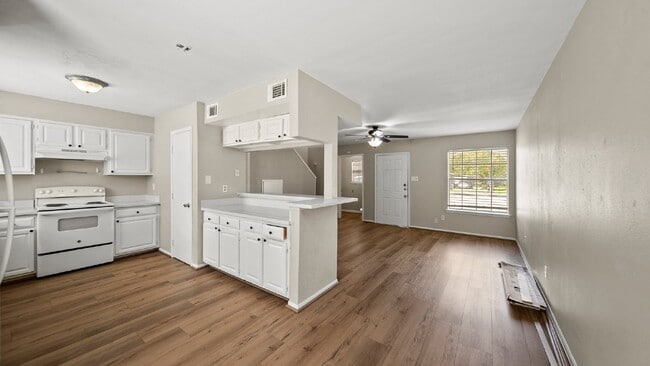 Photo - Recently updated 2-bedroom, 1.5-bathroom a... Unit B