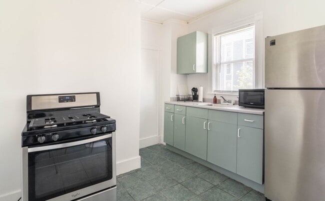 Photo - 123 Boston St