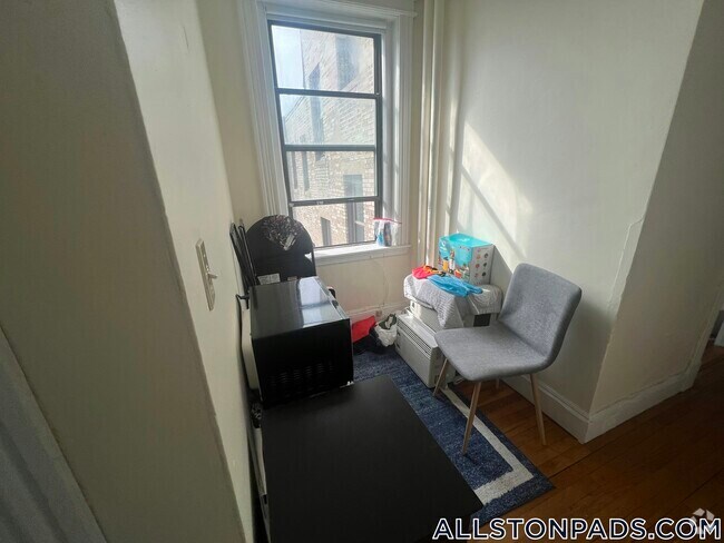 Building Photo - 1156 Commonwealth Ave Rental