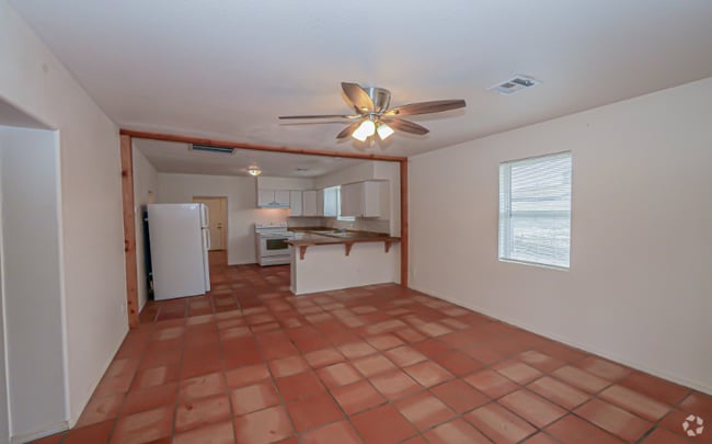 Building Photo - 33 E 400 S Rental
