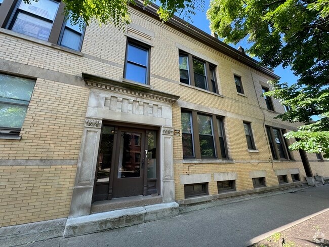 Building Photo - 2205 W Grace St Unit 1 Rental