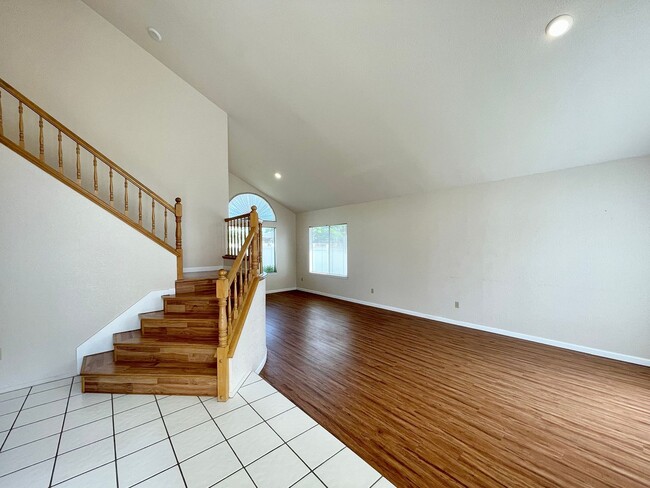 Photo - 1951 Devonshire Dr