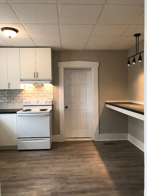 Building Photo - 10 W Park St