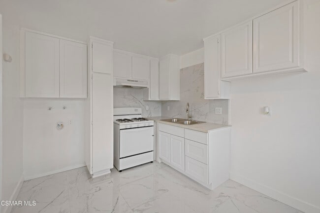 Building Photo - 1725 Court St