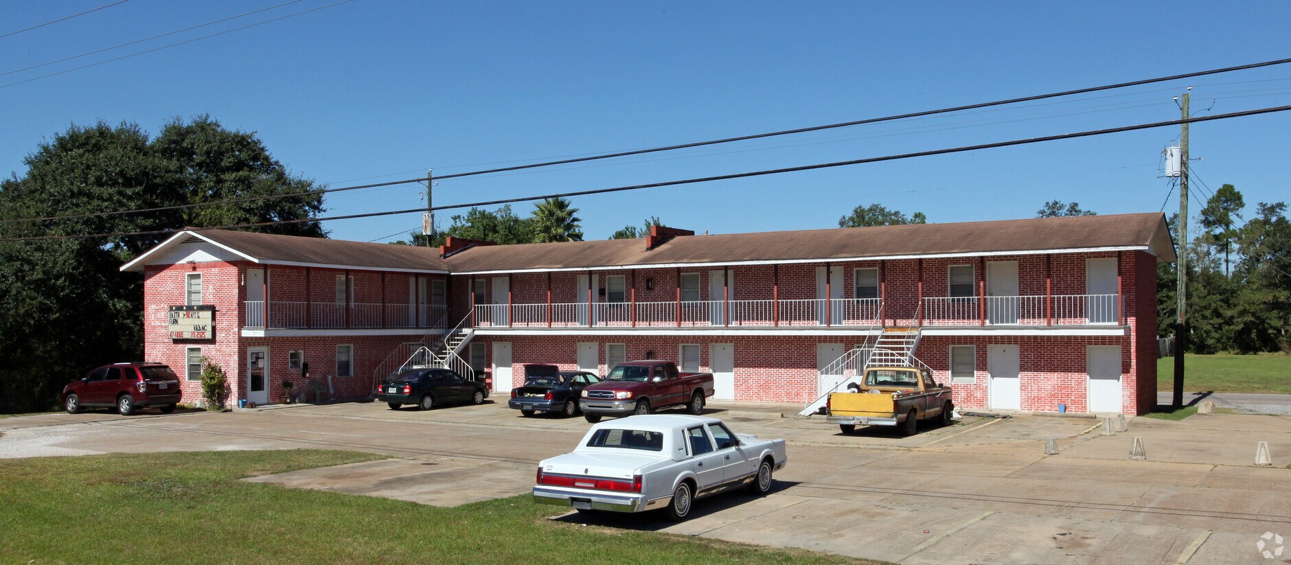 Photo - East Hwy 90 Apartments