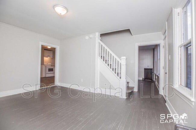 Photo - 526 E Queen St