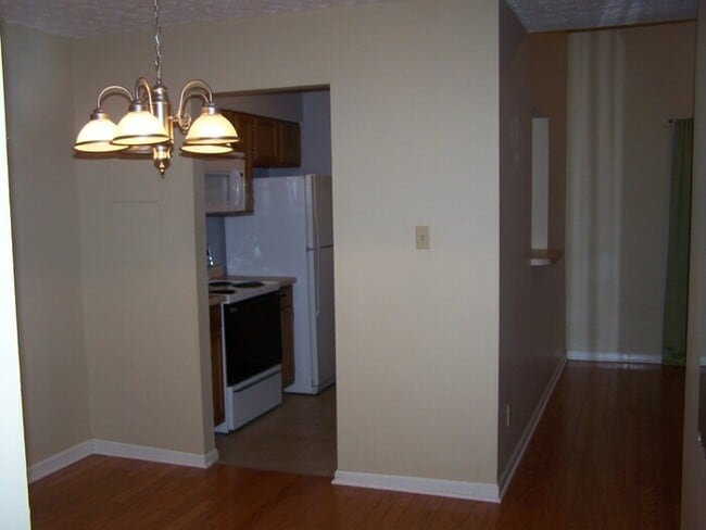 Photo - 2 Bath townhouse with hardwood floors and ...