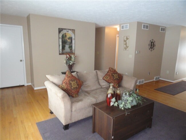 Photo - 64 Greenway Blvd